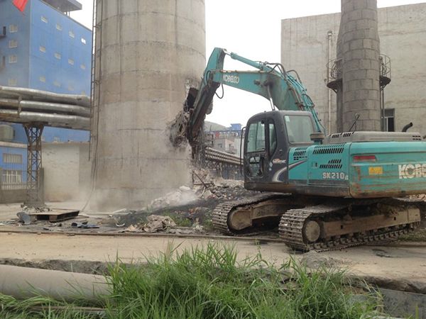 專 業(yè)的拆除工程公司！！